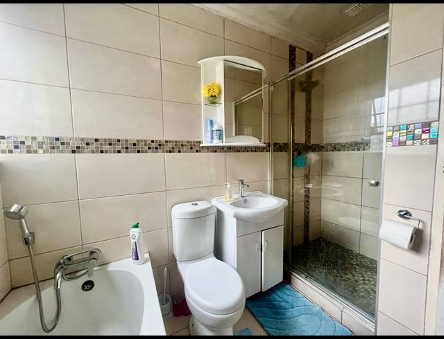 3 BEDROOM SIMPLEX FOR SALE IN LINMEYER